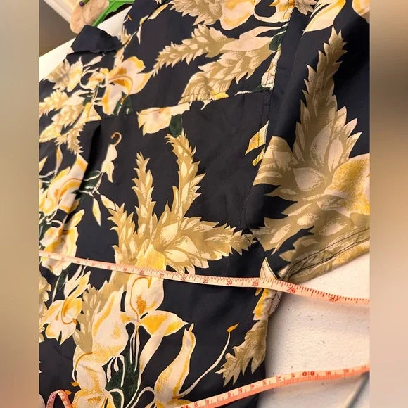 SUMMA 100%Silk Floral Hawaiian Shirt Very lightweight thin silk, near sheer. - Picture 8 of 9